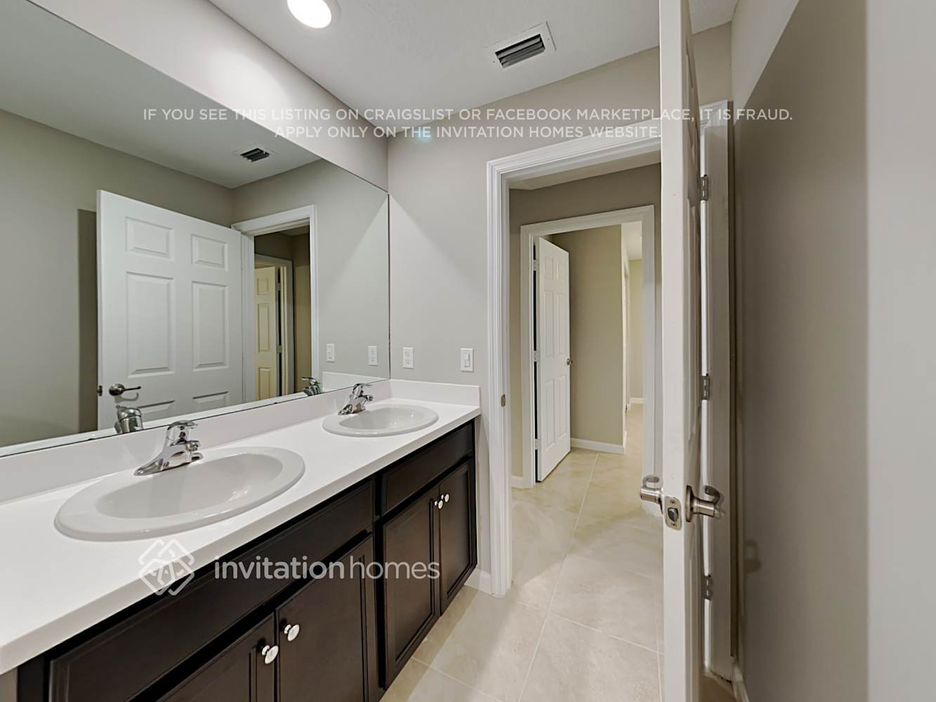 Building Photo - 802 SW Tulip Blvd