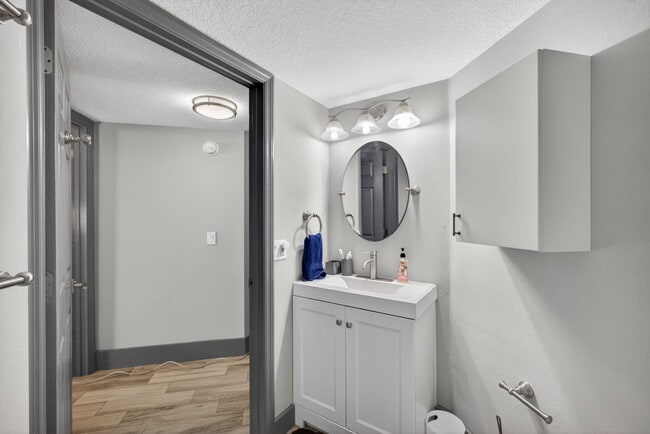 Building Photo - 4211 San Marino Blvd