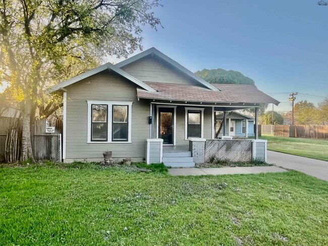 Building Photo - 2104 Taylor St