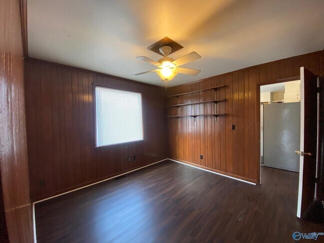 Building Photo - 6504 Whitesburg Dr