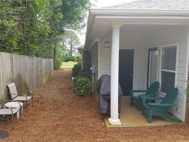 Building Photo - Cozy Condo in Wisteria Condominiums!