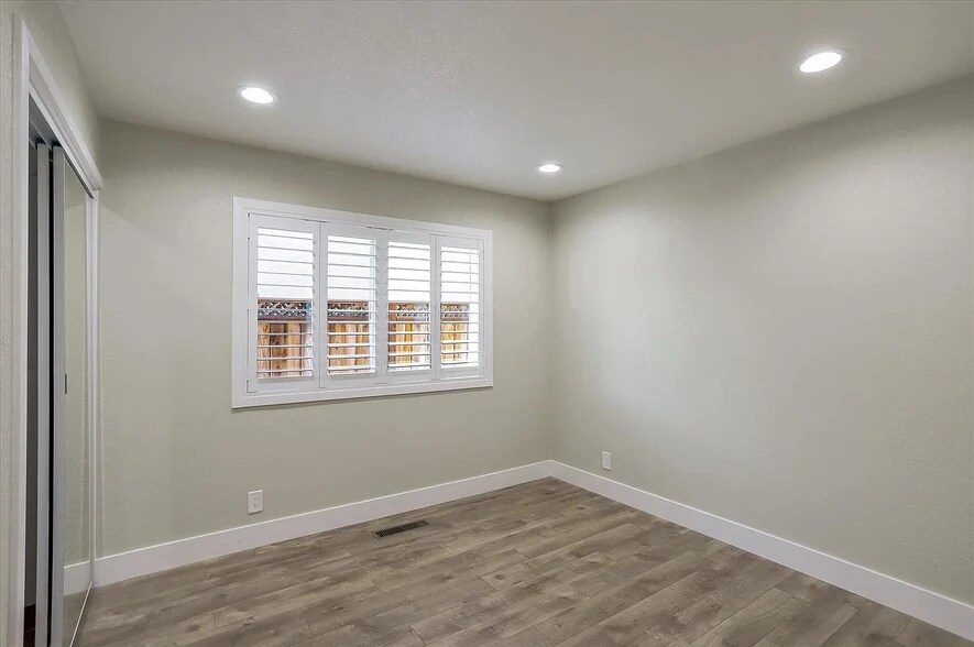 Building Photo - 4075 Beebe Cir