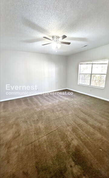 Building Photo - 1532 Lake Park Dr