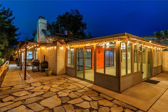 Building Photo - 2457 Swan Ln