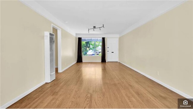 Building Photo - 518 Yuba St