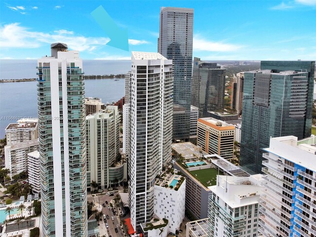 Building Photo - 1300 Brickell Bay Dr