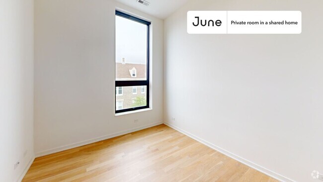 Building Photo - 2122 S Hoyne Ave