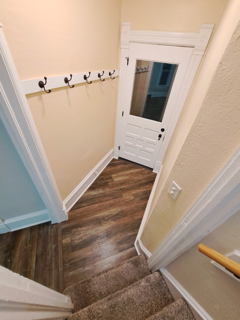 Front Entry / Coat Room - 204 Edna St