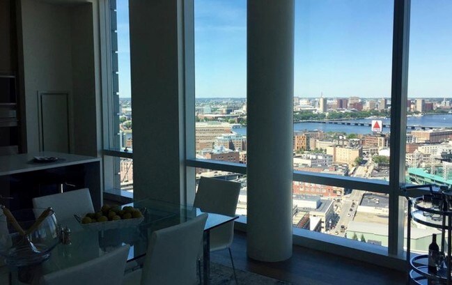 Building Photo - 198 Brookline Ave