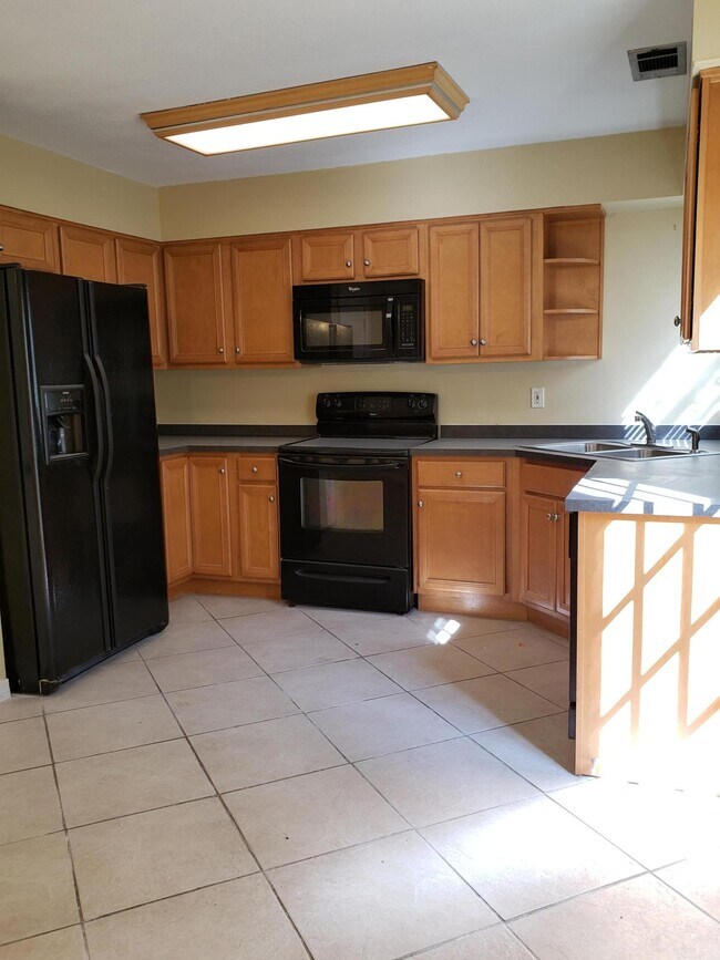 Building Photo - 162 Monahan Dr