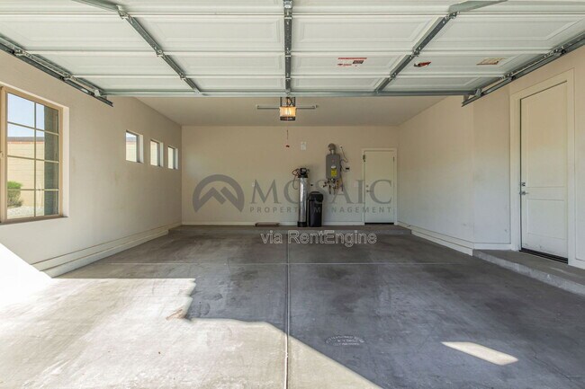 Building Photo - 42281 W Ramirez Dr