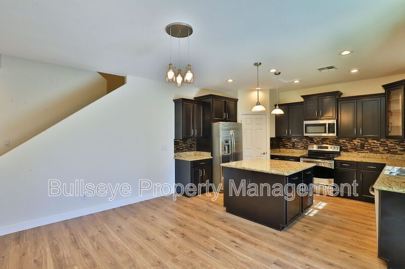 Building Photo - 7321 N 89th Dr