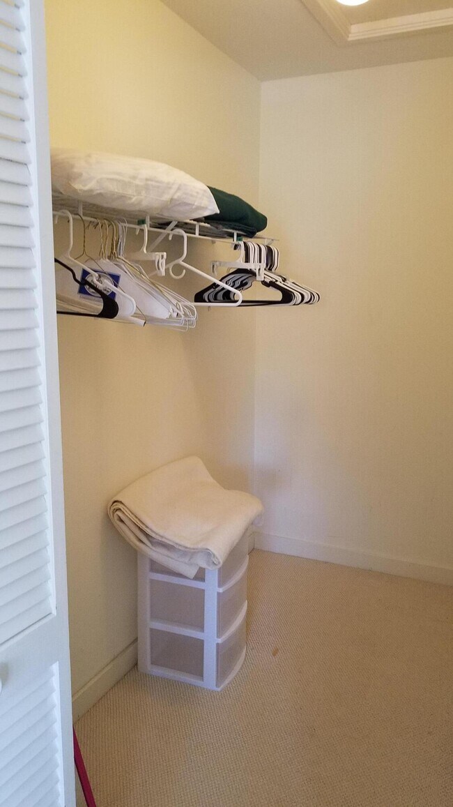 Building Photo - 326 Brackenwood Cir