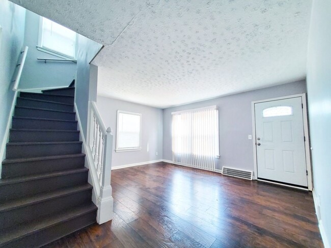 Building Photo - 3 Bed - 1.5 Bath Cape Cod for Rent in Willowick!