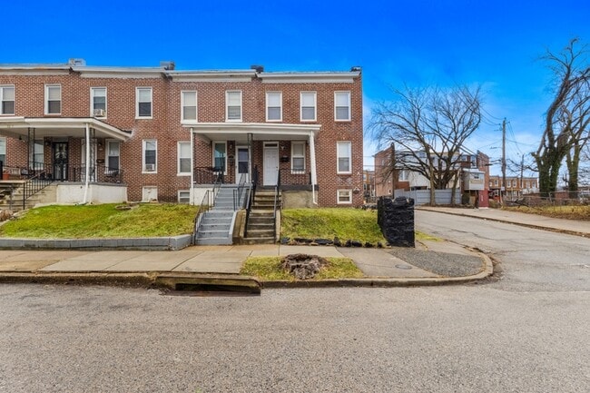 Primary Photo - 3201 Elmley Ave