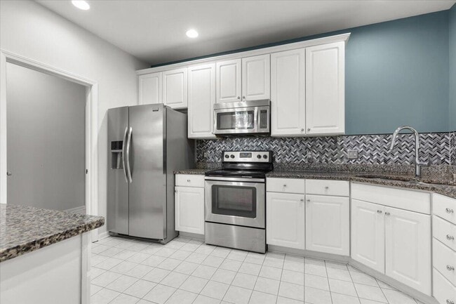 Building Photo - 41784 Glade Rd