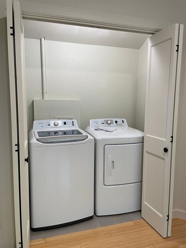 Building Photo - 4718 Depew Ave