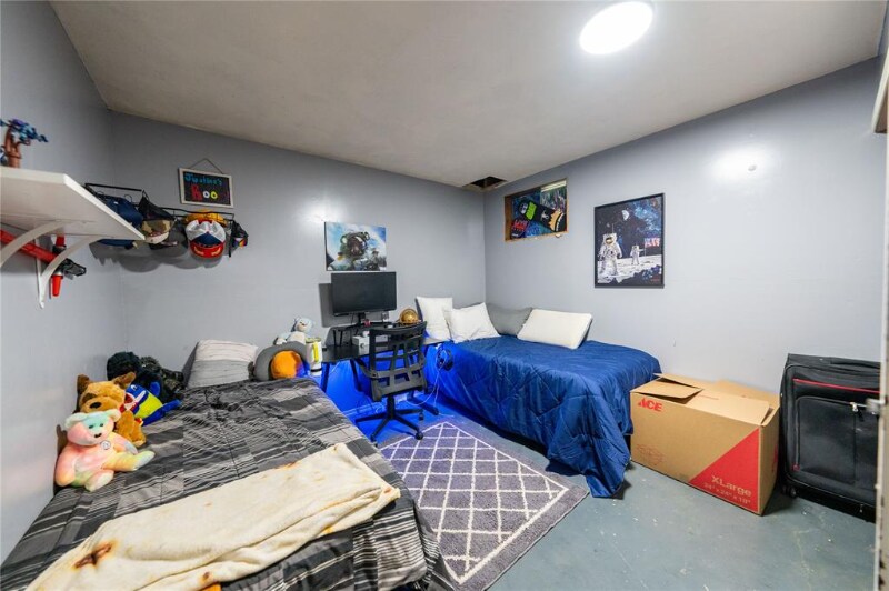 Building Photo - 568 Dome Mountain Ave