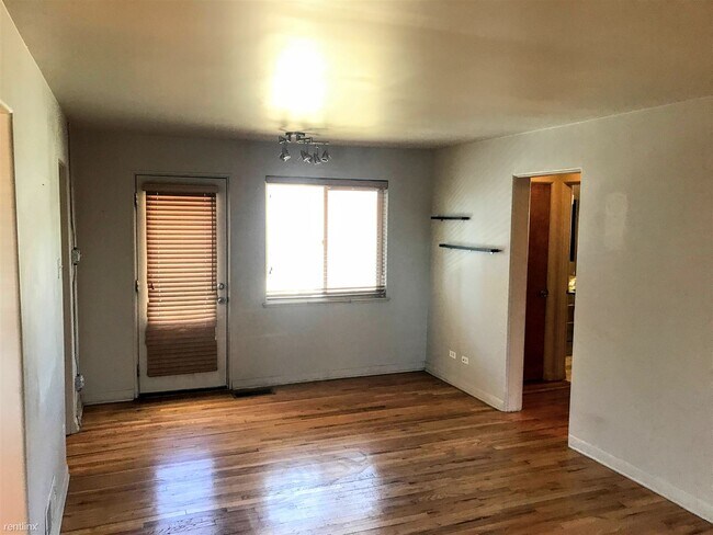 Building Photo - 1 br, 1 bath Townhome - 2805 Xavier Street