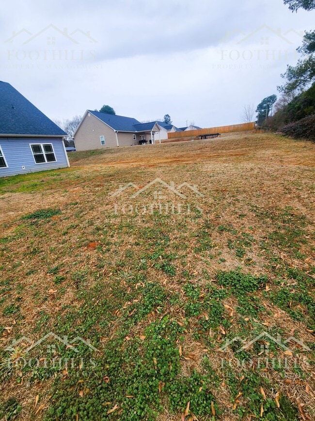 Building Photo - 1413 Dunn Rd