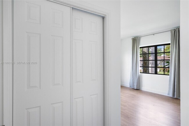 Building Photo - 7531 Beach View Dr