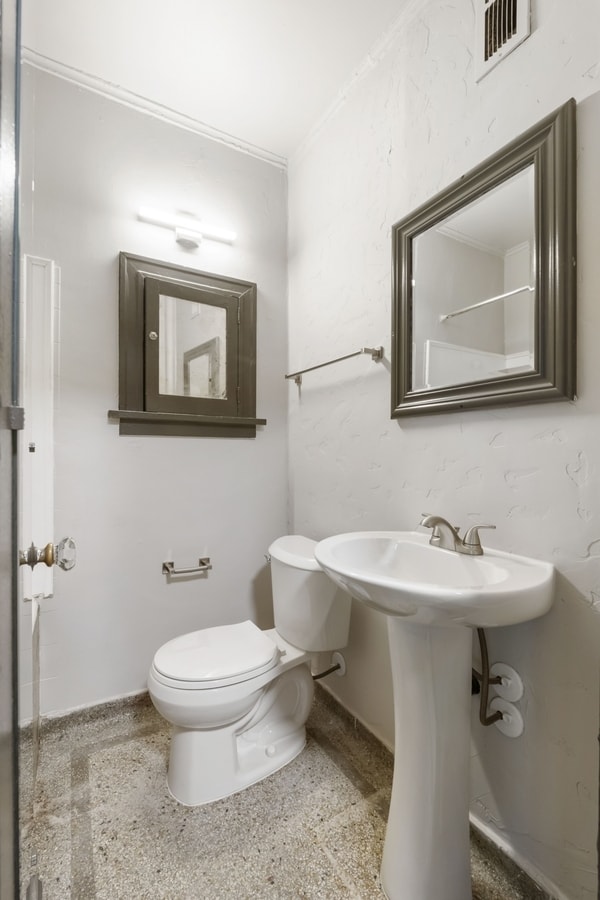 Building Photo - 16 N Broadway St