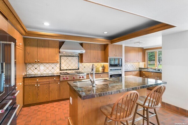 Building Photo - 461 Muttontown Eastwoods Rd