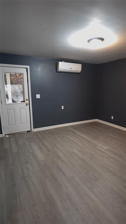 Building Photo - 3171 Redwood Run