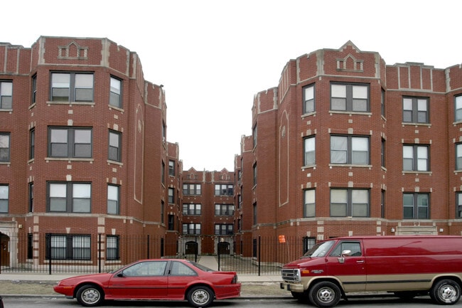 Building Photo - 3625 West Dickens LLC