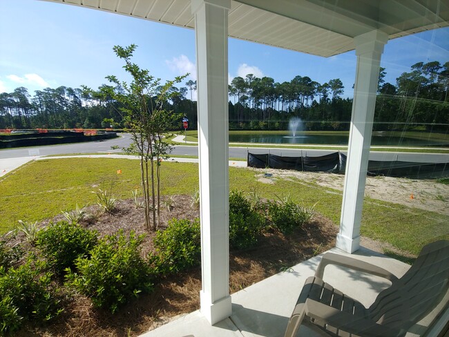 Relax on your front porch - 133 Stonegate Drive