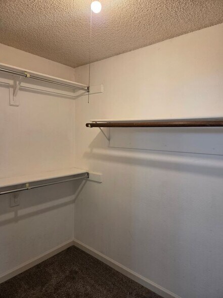 Building Photo - 10722 W Berry Ave