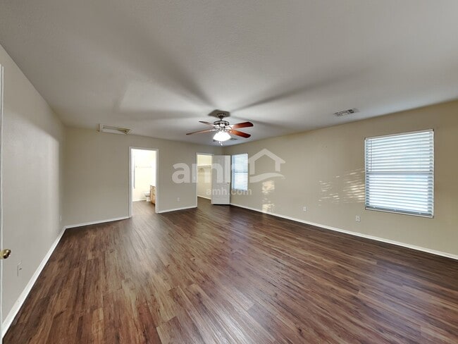 Building Photo - 2467 E Peach Tree Dr