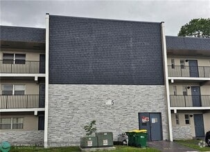 Building Photo - 7960 N Colony Cir