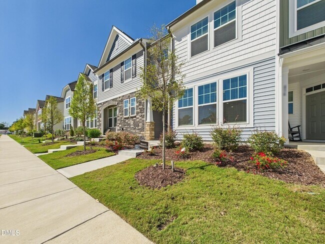 Building Photo - 458 Channel Drop Dr