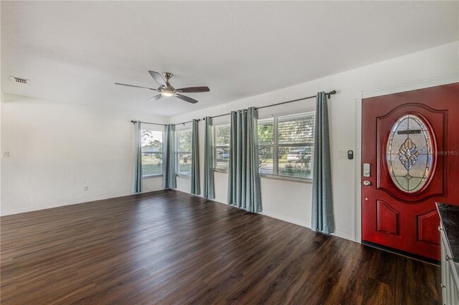 Building Photo - 5244 35th Terrace N