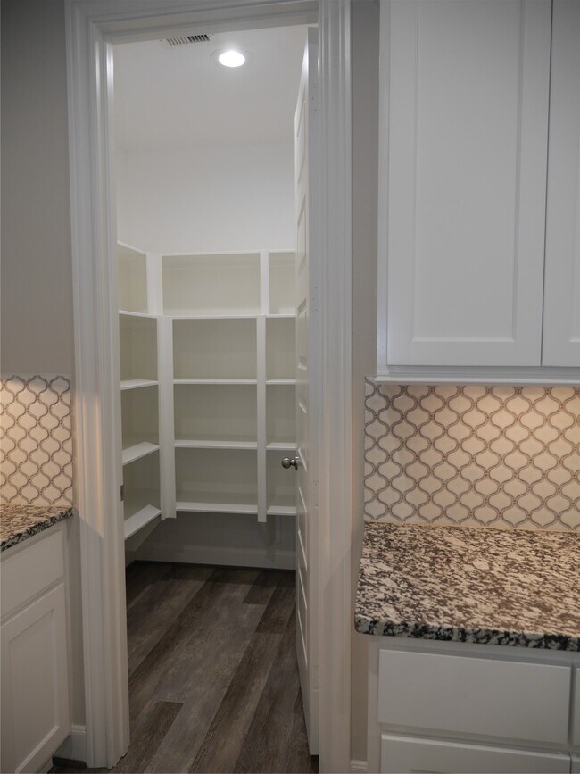 Building Photo - 1111 Sweet Corn Ct