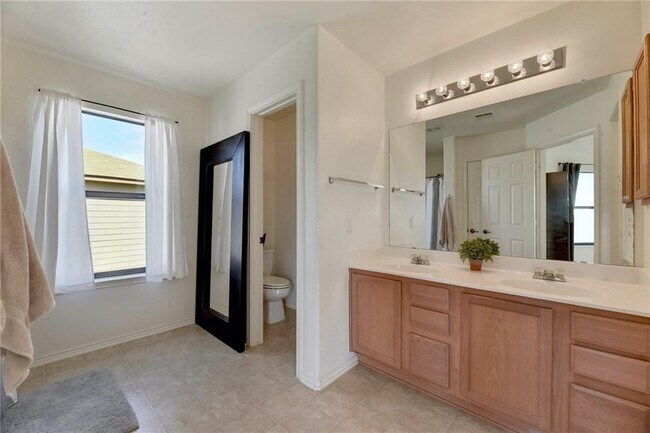 Building Photo - 145 Rudy Ln