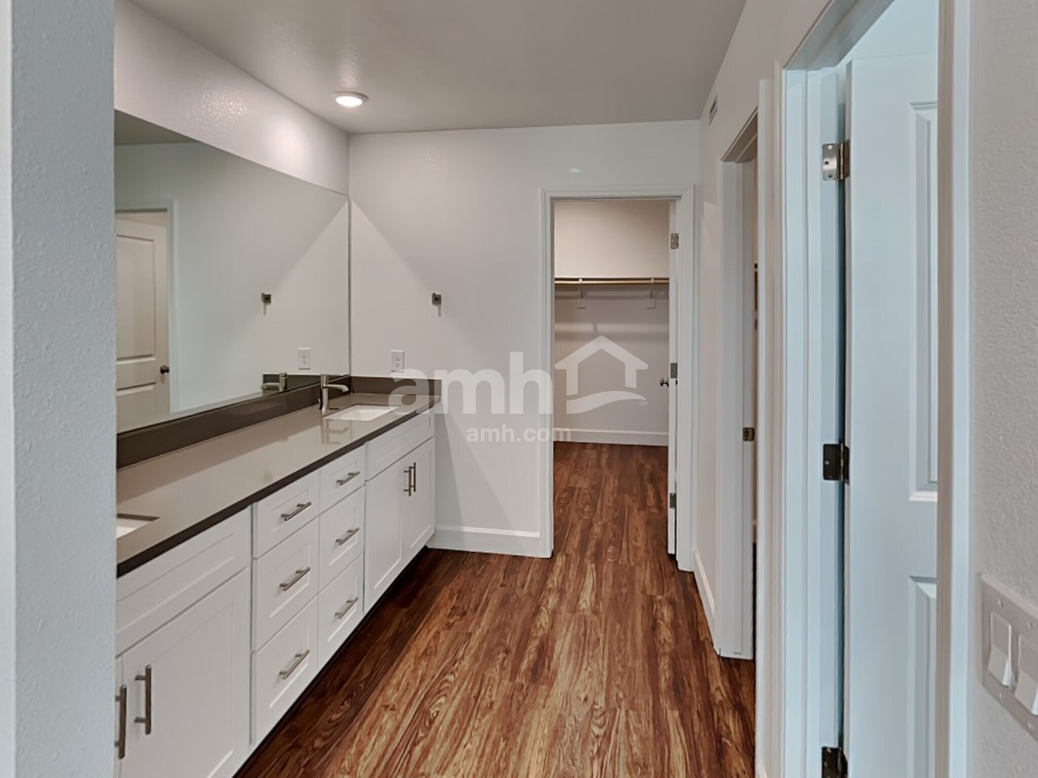 Building Photo - 9140 Ribbon Mdw Ct