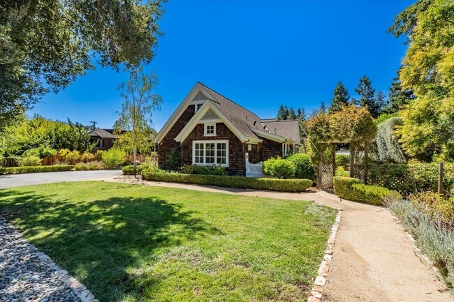 Building Photo - Stunning Los Altos Hills Estate