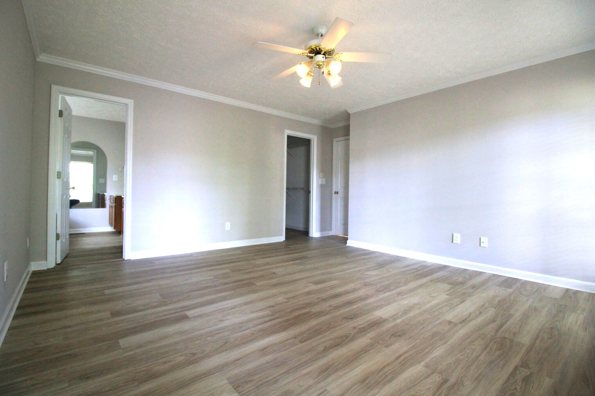 Building Photo - 5510 Fair Oaks Ln