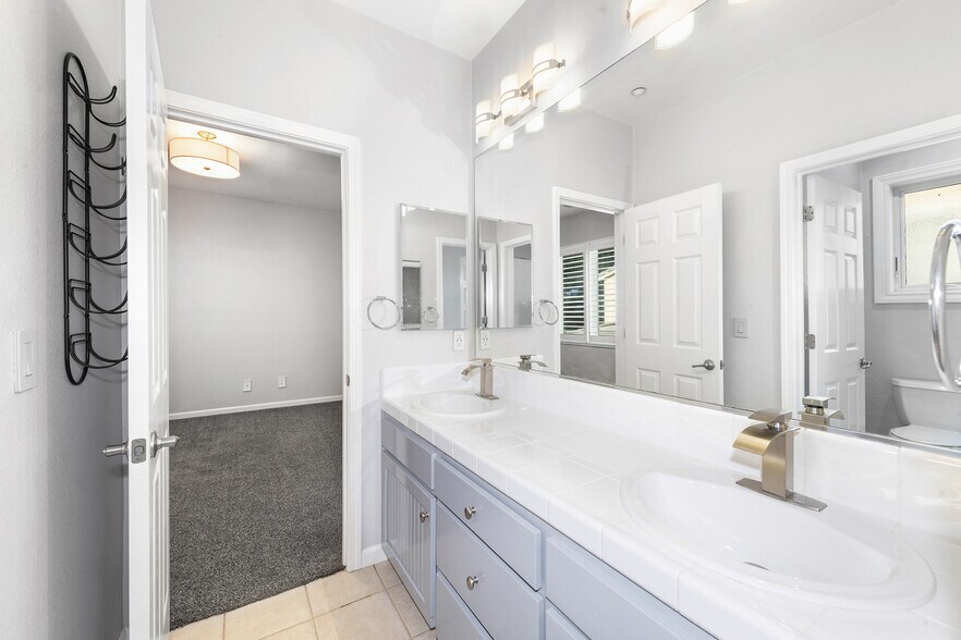 Building Photo - 183 Hearthstone Dr