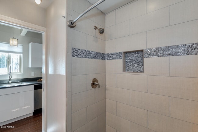 Building Photo - 7288 E Rancho Vista Dr