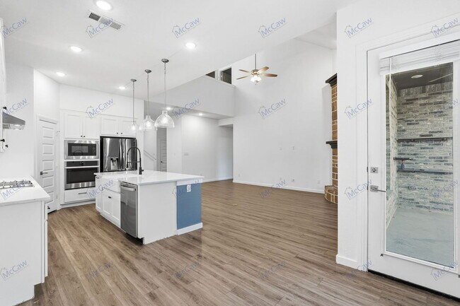 Building Photo - 5737 Miriam Dr