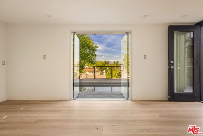 Building Photo - 4075 Los Nietos Dr