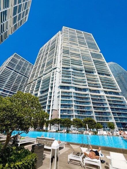 Building Photo - 465 Brickell Ave