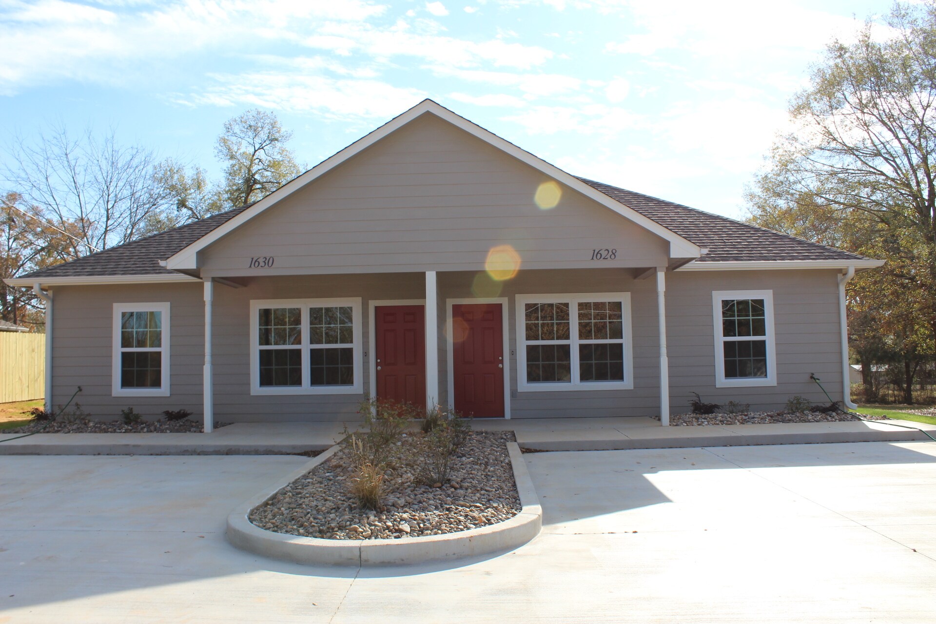 Building Photo - 1630 Samples Rd