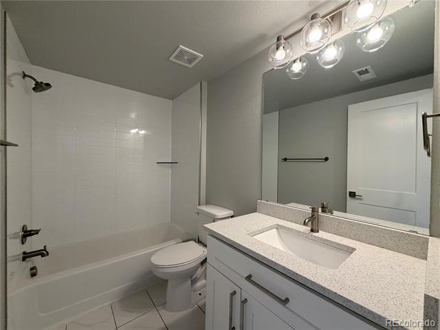 Building Photo - 22561 E Hinsdale Ave