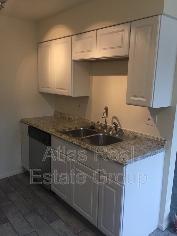 Building Photo - 602 South St