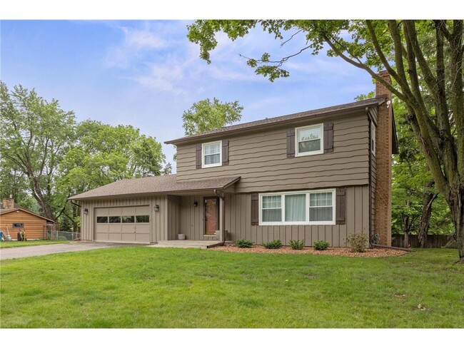 Building Photo - 15605 Boulder Creek Dr