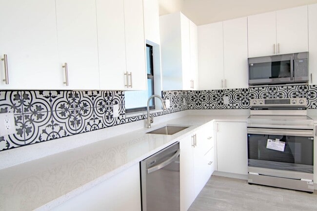 Building Photo - 8126 Thruso Rd